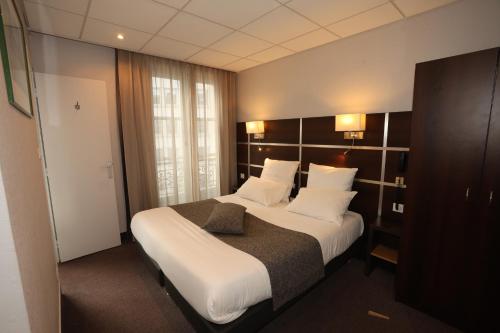 Habitación Doble con ducha del hotel Des Trois Gares. Foto 4