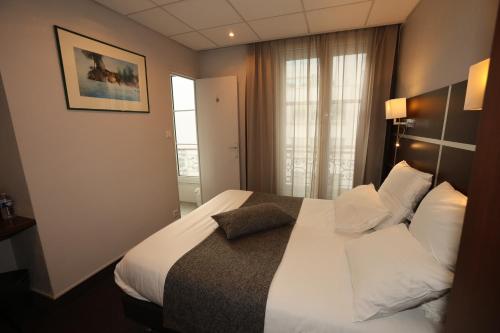 Habitación Doble con ducha del hotel Des Trois Gares. Foto 5