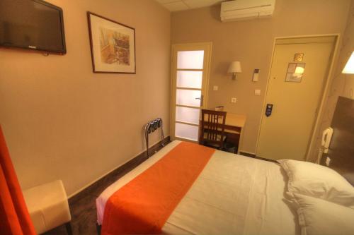 Habitación Doble con ducha del hotel Des Trois Gares. Foto 7