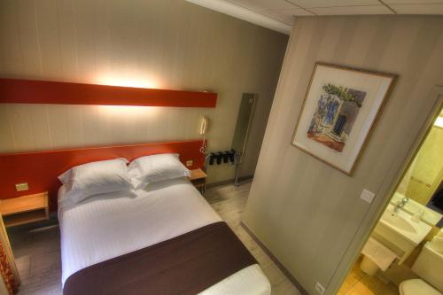 Habitación Individual con ducha del hotel Des Trois Gares. Foto 1