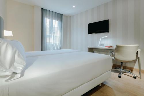 Habitación Doble con vistas a la ciudad - 1 o 2 camas del hotel Hesperia Murcia Centro. Foto 1