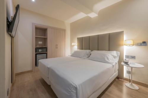 Habitación Doble Estándar - 1 o 2 camas del hotel Hesperia Murcia Centro. Foto 1