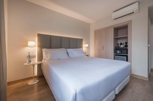 Habitación Doble Superior - 1 o 2 camas del hotel Hesperia Murcia Centro. Foto 1