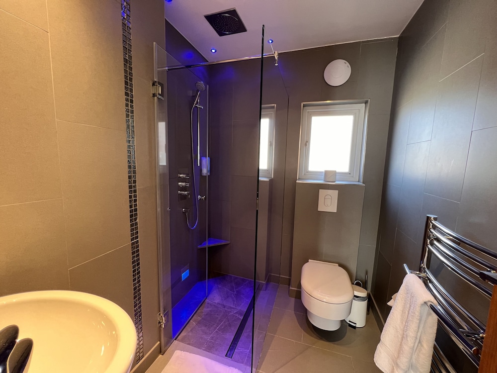 Family Room with Private Bathroom del hotel The Jesmond Dene – St Pancras Group. Foto 5