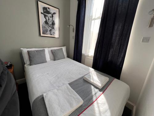 Habitación Doble Estándar del hotel Apollo Kings Cross. Foto 11