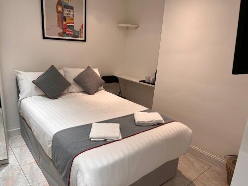 Habitación Doble Estándar del hotel Apollo Kings Cross. Foto 12