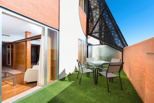 Suite Junior con terraza del hotel Murcia Rincón De Pepe Affiliated By Meliá. Foto 5