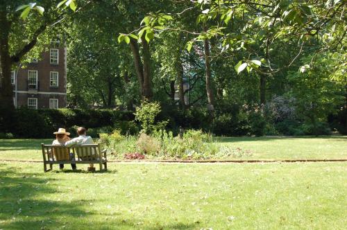 Suite Signature Eileen Power del hotel The Goodenough London. Foto 14