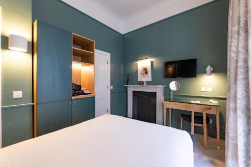 Habitación Doble Pequeña del hotel The Goodenough London. Foto 5