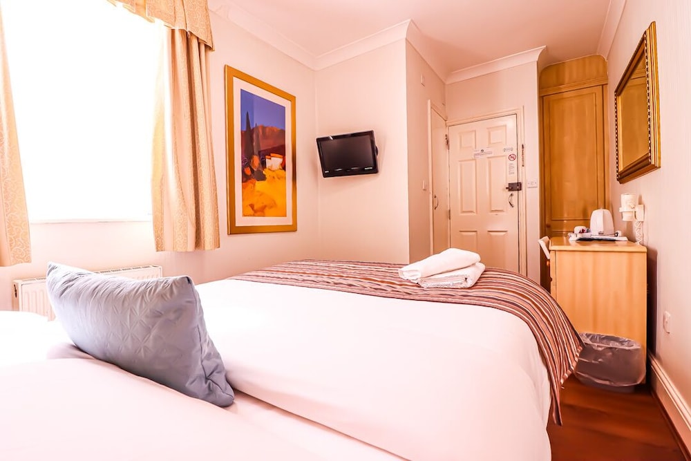 Habitación estándar doble, baño privado del hotel The Fairway. Foto 4