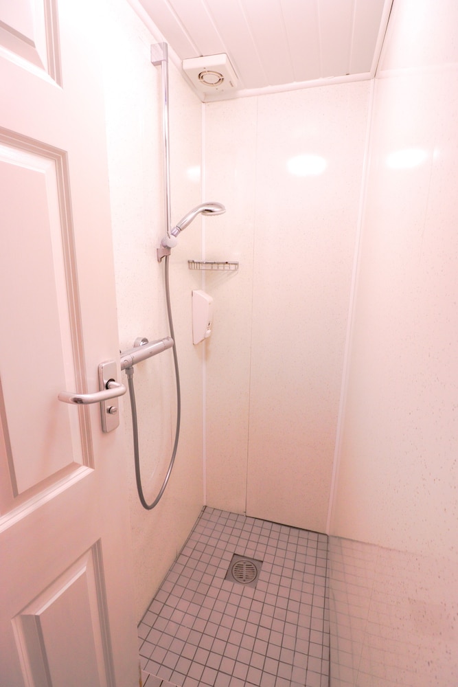 Habitación estándar doble, baño privado del hotel The Fairway. Foto 9