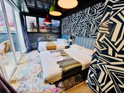 Estudio con cama extragrande del hotel Melville. Foto 2