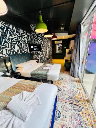 Estudio con cama extragrande del hotel Melville. Foto 10