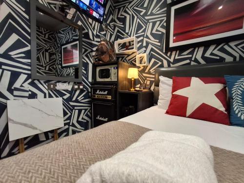 The 9 hr Layover del hotel The Rokxy Townhouse - Kings Cross. Foto 2
