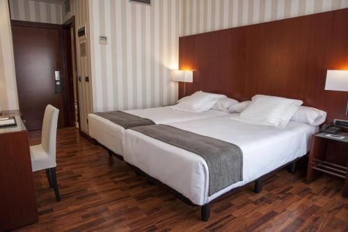 Habitación Doble - 2 camas del hotel RH Murcia Centro. Foto 4