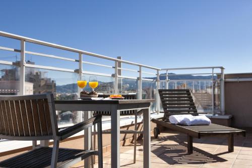 Habitación Superior con terraza del hotel RH Murcia Centro. Foto 3