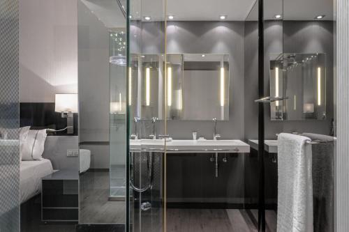 Habitación Estándar Plus con 1 cama extragrande del hotel Ac Murcia By Marriott. Foto 4