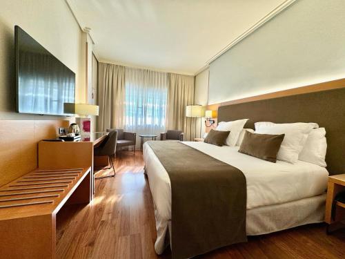 Habitación Doble Superior con vistas a la ciudad - 1 o 2 camas del hotel Barceló Murcia Siete Coronas. Foto 2
