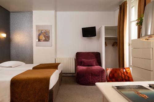 Habitación Triple del hotel Le Hameau de Passy. Foto 3