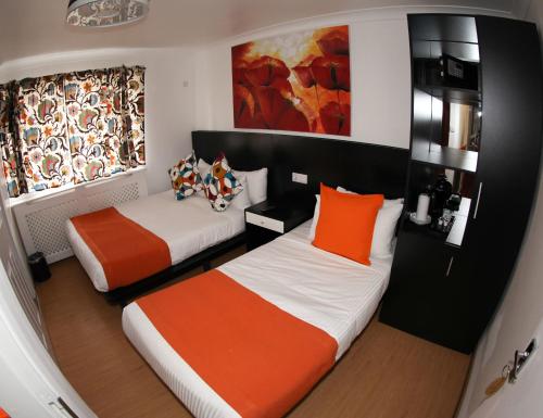Habitación Doble Económica - 2 camas del hotel Heathrow Inn. Foto 2