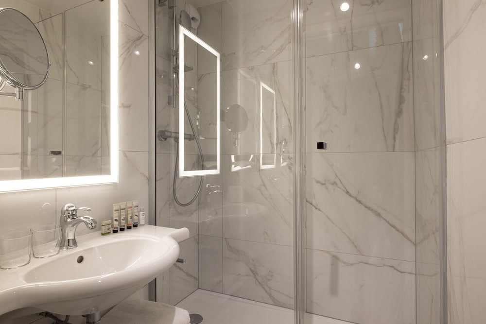 Habitación clásica doble del hotel Louis Ii. Foto 6