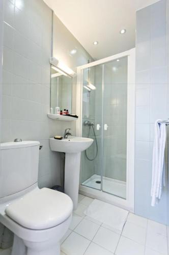 Habitación Doble del hotel Modern. Foto 12