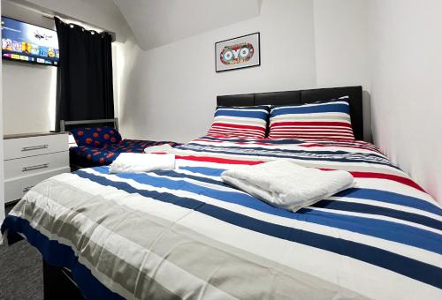 Habitación Triple Estándar del hotel Stratford Hotel. Foto 3