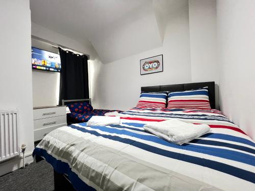 Habitación Triple Estándar del hotel Stratford Hotel. Foto 5