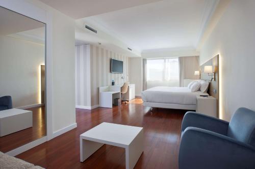 Habitación Doble Superior - 1 o 2 camas del hotel NH Pamplona Iruña Park. Foto 1