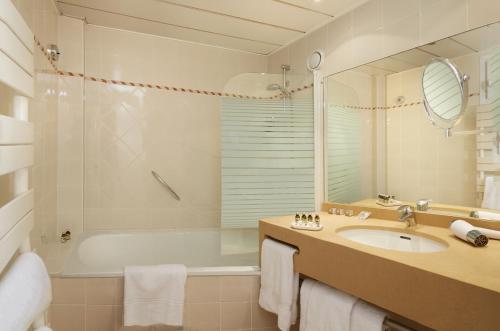 Habitación Individual Executive del hotel Relais Du Louvre. Foto 3