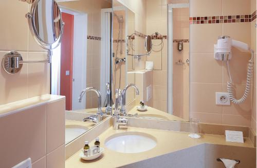 Habitación Individual del hotel Relais Du Louvre. Foto 3