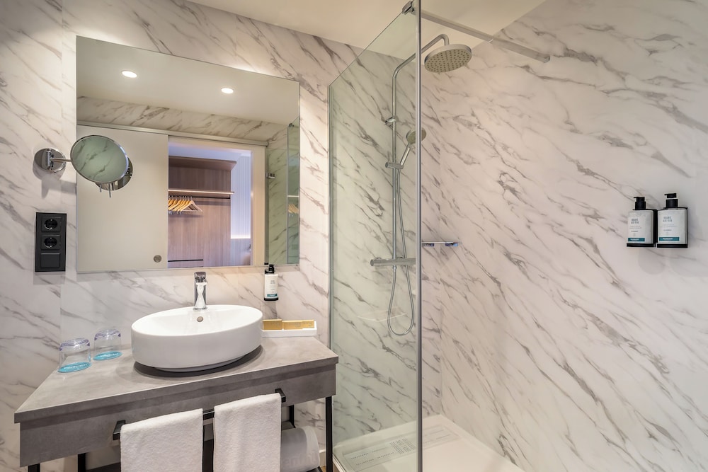 Suite del hotel Occidental Pamplona. Foto 4