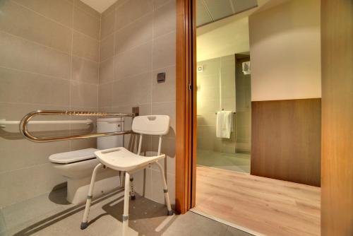 Habitación Doble adaptada para personas con discapacidad - 1 o 2 camas del hotel Maisonnave. Foto 3