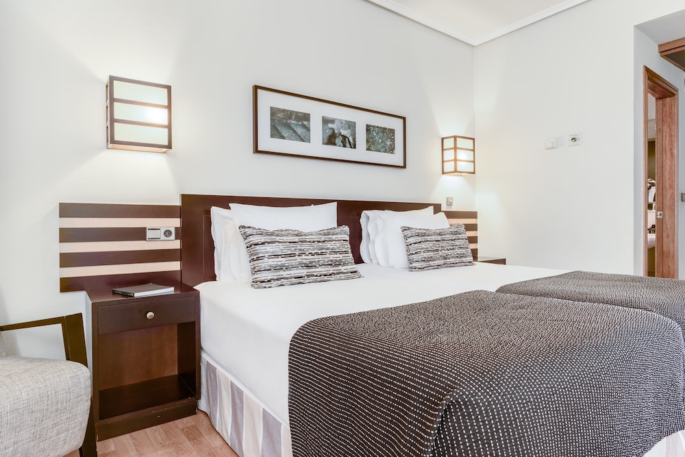 Habitación doble del hotel Exe Auriense. Foto 1