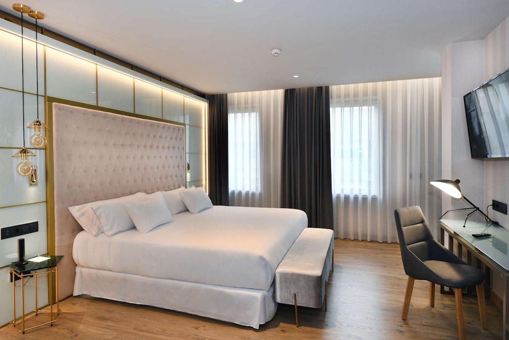 Habitación Deluxe del hotel Barcelo Ourense