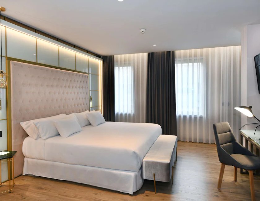 Habitación superior, terraza del hotel Barcelo Ourense. Foto 2