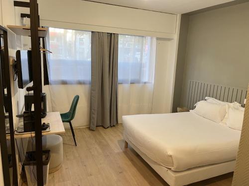 Habitación doble - rez - de - chaussée del hotel Beauquartier Montmartre. Foto 2