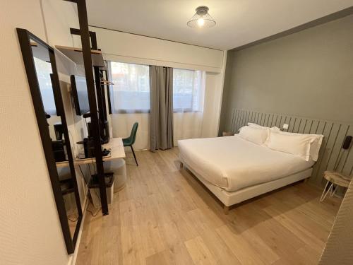 Habitación doble - rez - de - chaussée del hotel Beauquartier Montmartre. Foto 5
