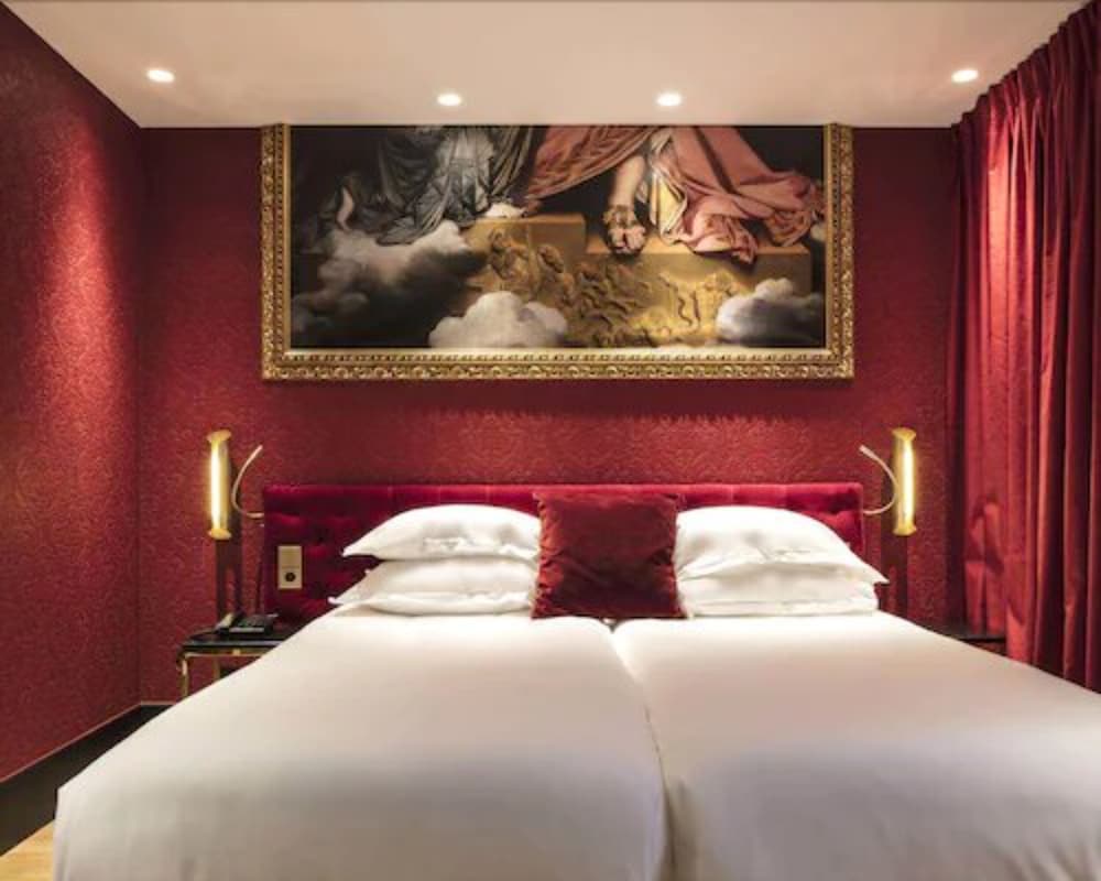 Habitación clásica doble del hotel Eiffel Petit Louvre. Foto 2