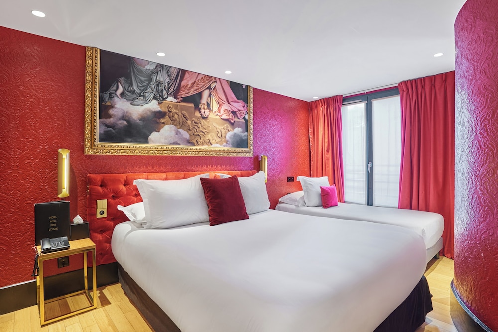 Habitación Triple del hotel Eiffel Petit Louvre. Foto 4