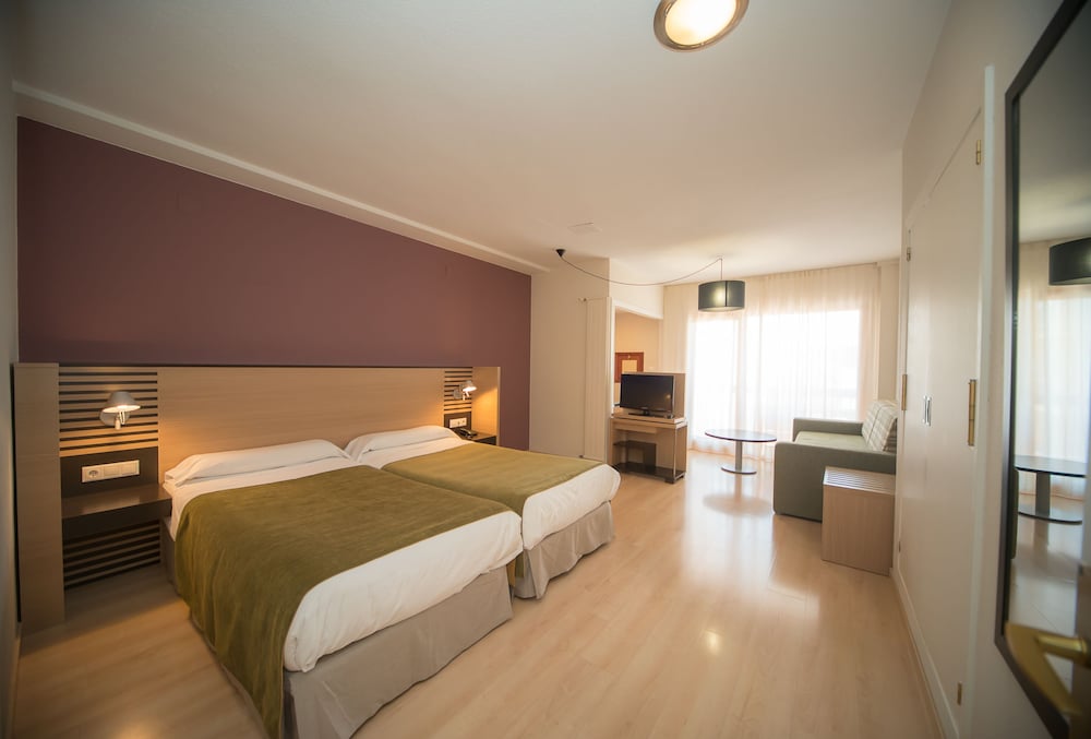 Habitación Familiar del hotel Oroel and Spa