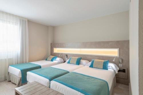 Habitación Triple del hotel and Spa Real Jaca. Foto 2