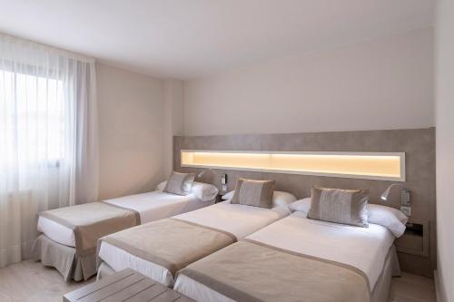 Habitación Triple del hotel and Spa Real Jaca. Foto 3