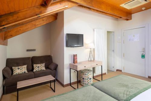Habitación Triple del hotel and Spa Real Jaca. Foto 7
