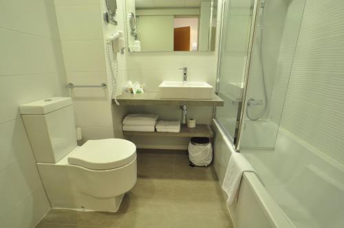 Habitación Triple del hotel and Spa Real Jaca. Foto 9