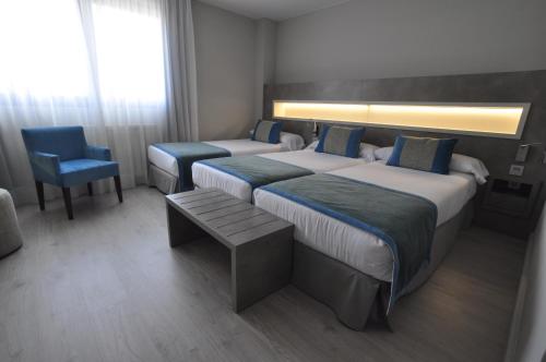 Habitación Triple del hotel and Spa Real Jaca. Foto 12