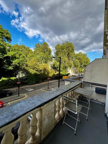 Habitación Triple con balcón del hotel Jubilee Victoria. Foto 26