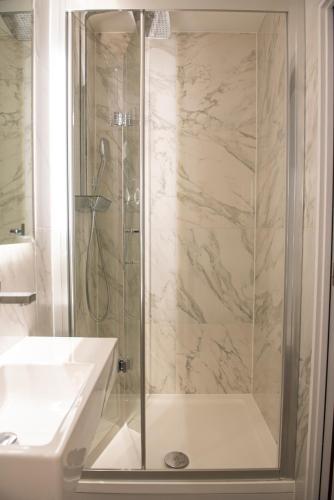 Estudio con 2 camas individuales del hotel NOX West Hampstead. Foto 9