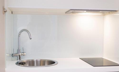 Estudio con 2 camas individuales del hotel NOX West Hampstead. Foto 19