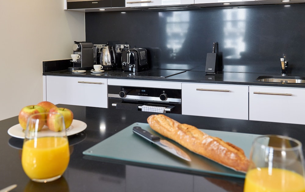 Open Plan Apartment with Sofa Bed del hotel Cheval Harrington Court. Foto 4
